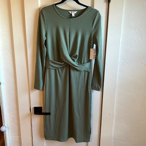 Green Nine West dress. Stretchy material very flattering fit